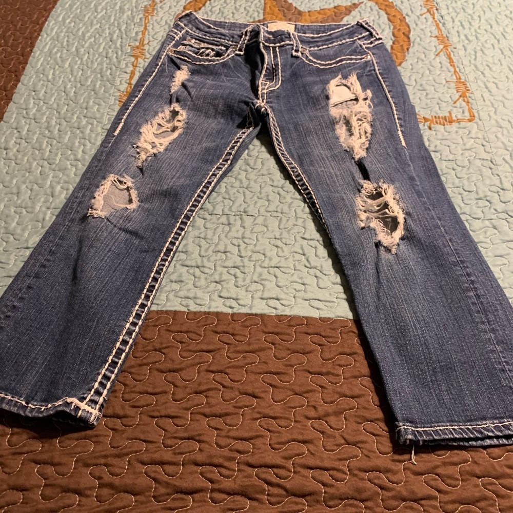 LA IDOL CAPRIS